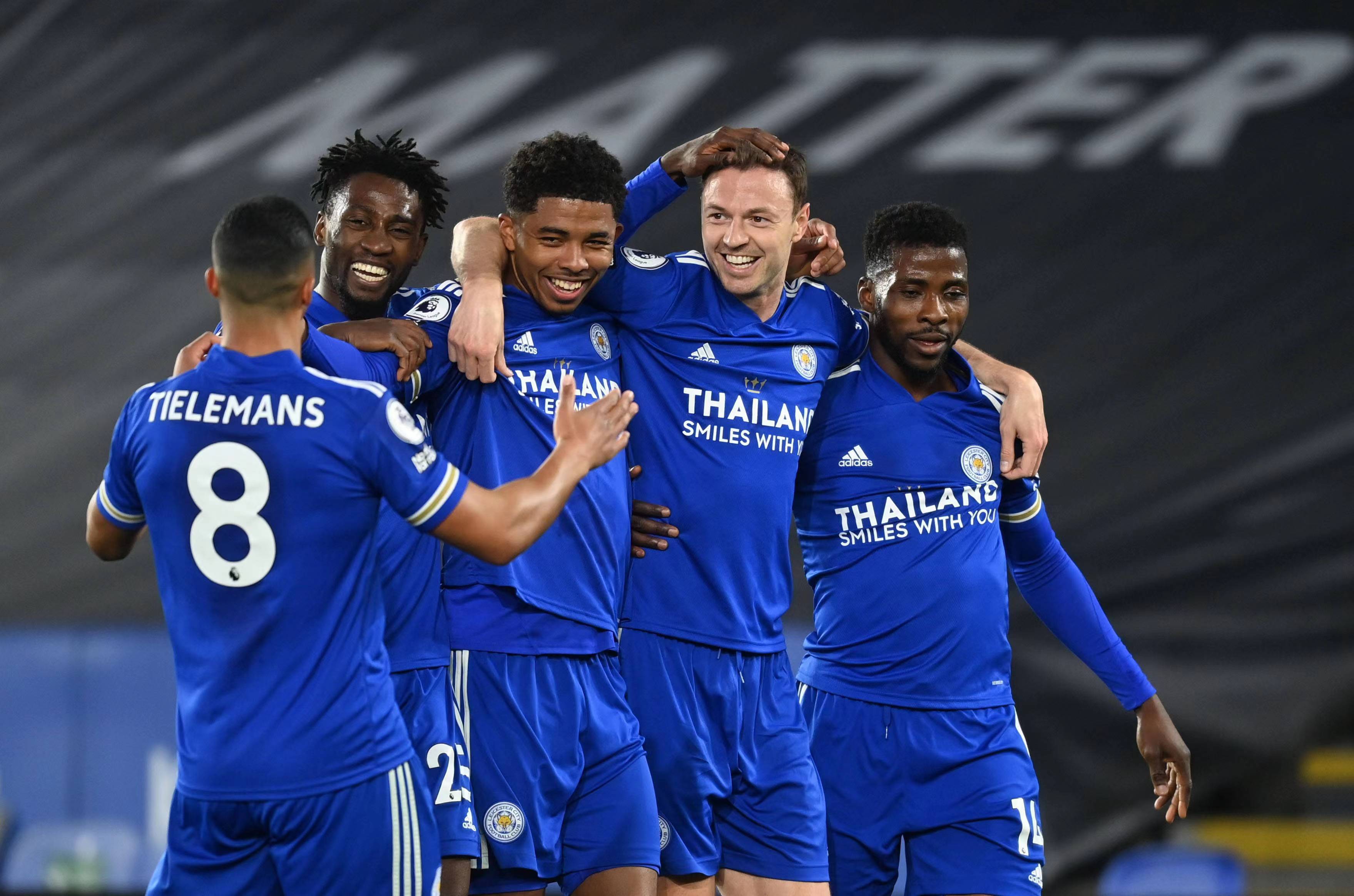 意甲联赛举办热刺赛事，现场火爆